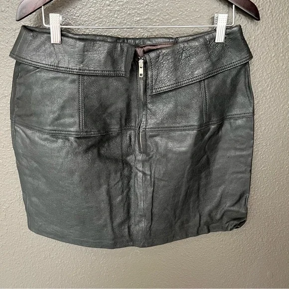 NWT Revolve x Chrissy Teigen Grayson Mini Skirt in Black | size L - Picture 5 of 11